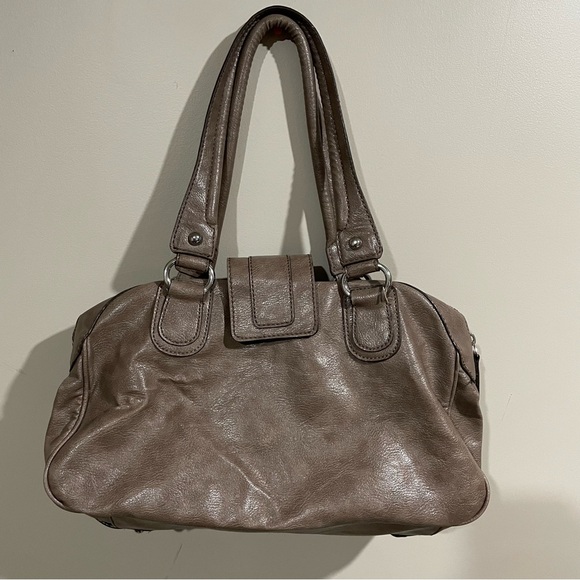 GUESS Hand Bag Purse in Grayish Brown Faux Leather - Picture 2 of 13